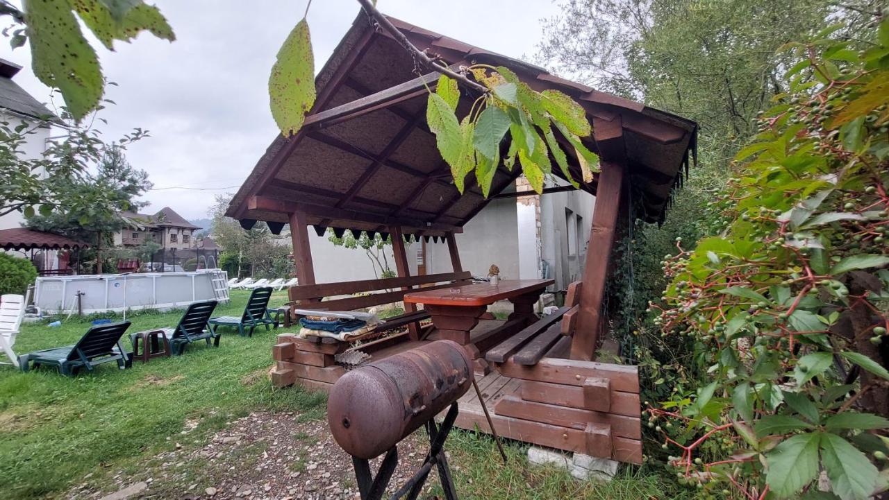 Ukrainochka Hotel Slavske Exterior foto